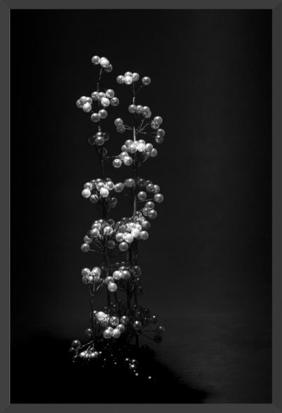 Tree shape with costume pearls.